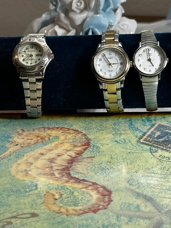 Watches lot Vintage 1980s Milan Timex and Timex Indiglo Tested main image 10